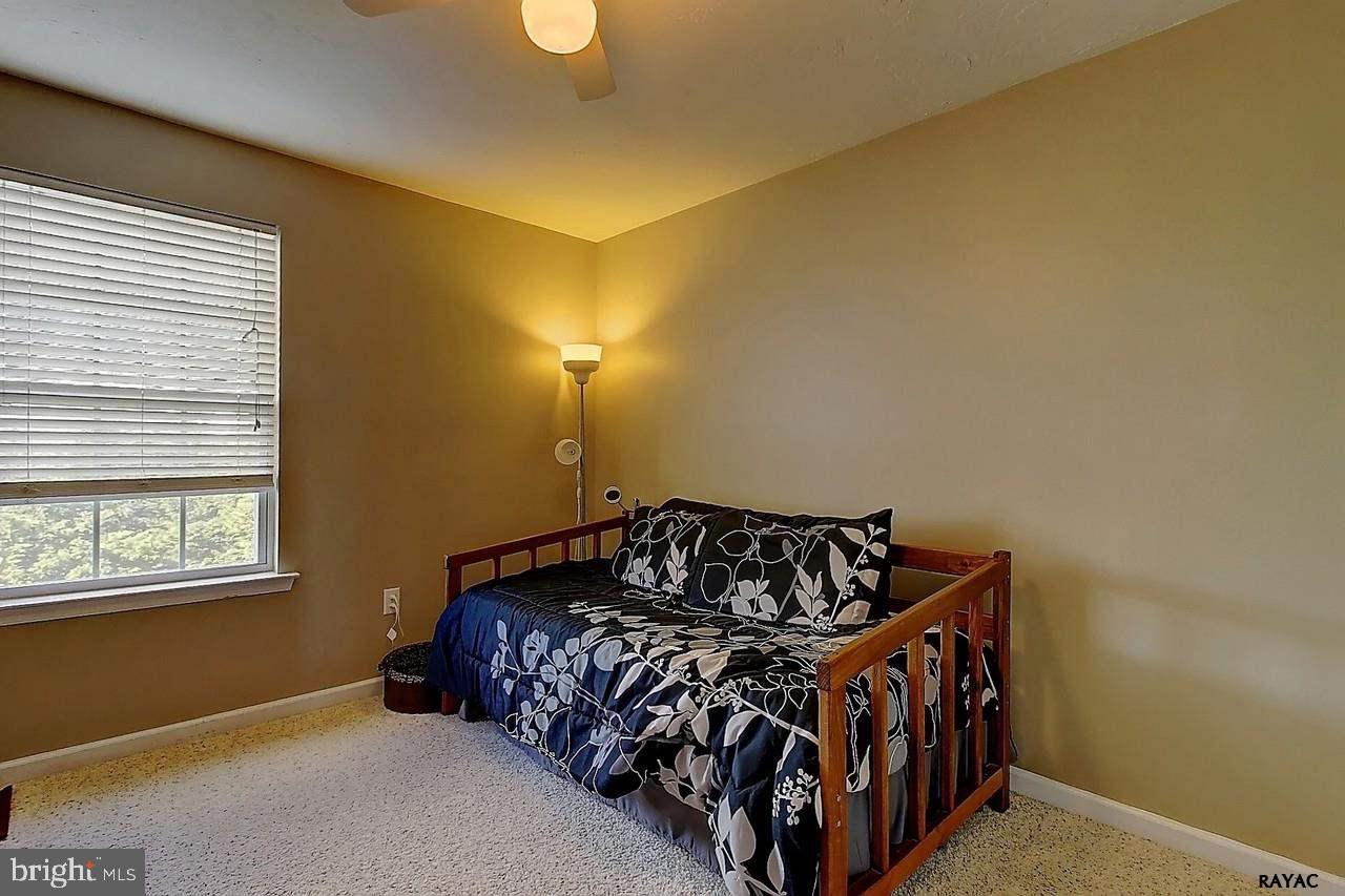 HICKORY RIDGE - Residential