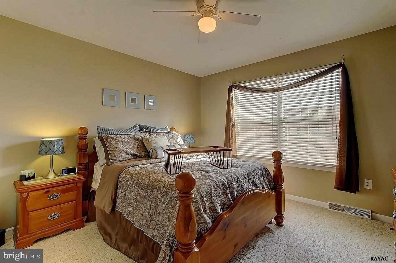 HICKORY RIDGE - Residential