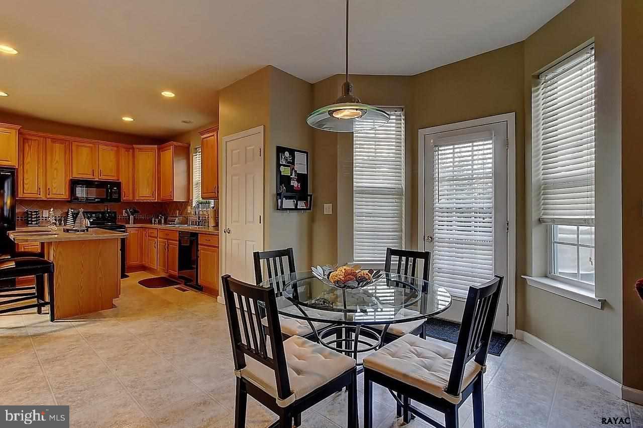 HICKORY RIDGE - Residential