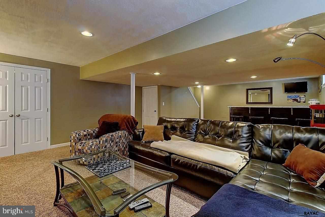 HICKORY RIDGE - Residential