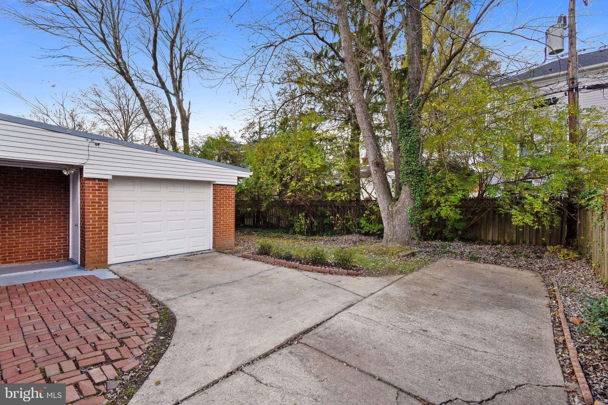 BERKSHIRE OAKWOOD - Residential