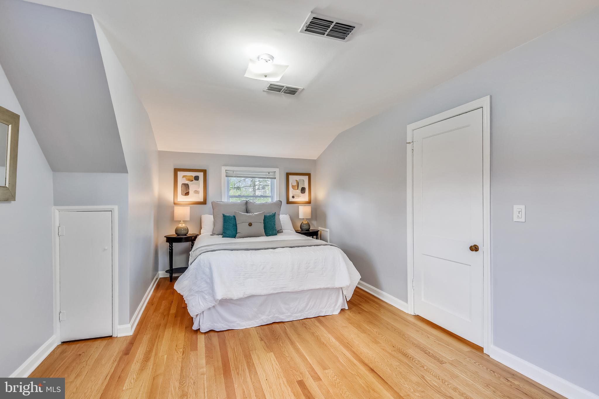 BERKSHIRE OAKWOOD - Residential