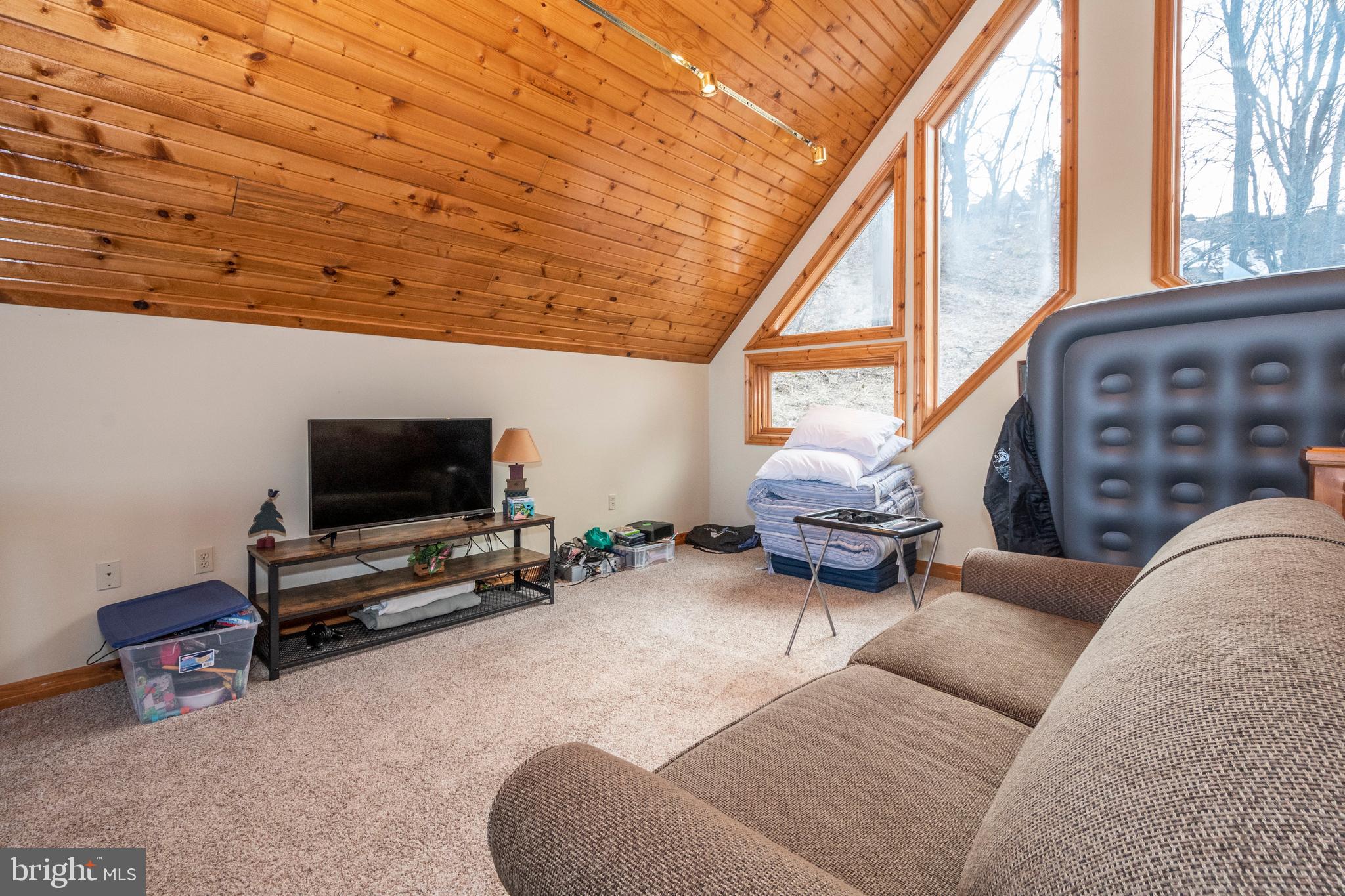 HOLIDAY HILL - Residential