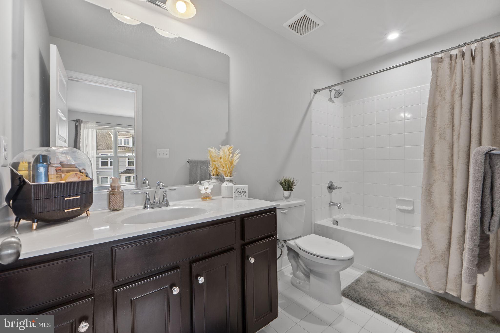 MILLERSVILLE - Residential