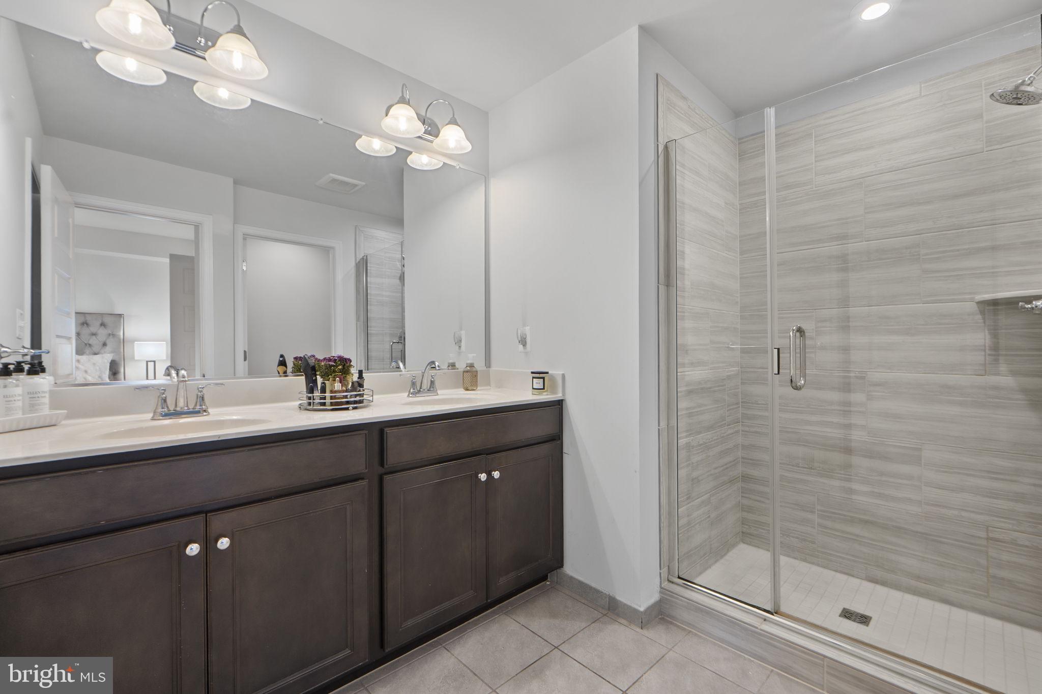 MILLERSVILLE - Residential