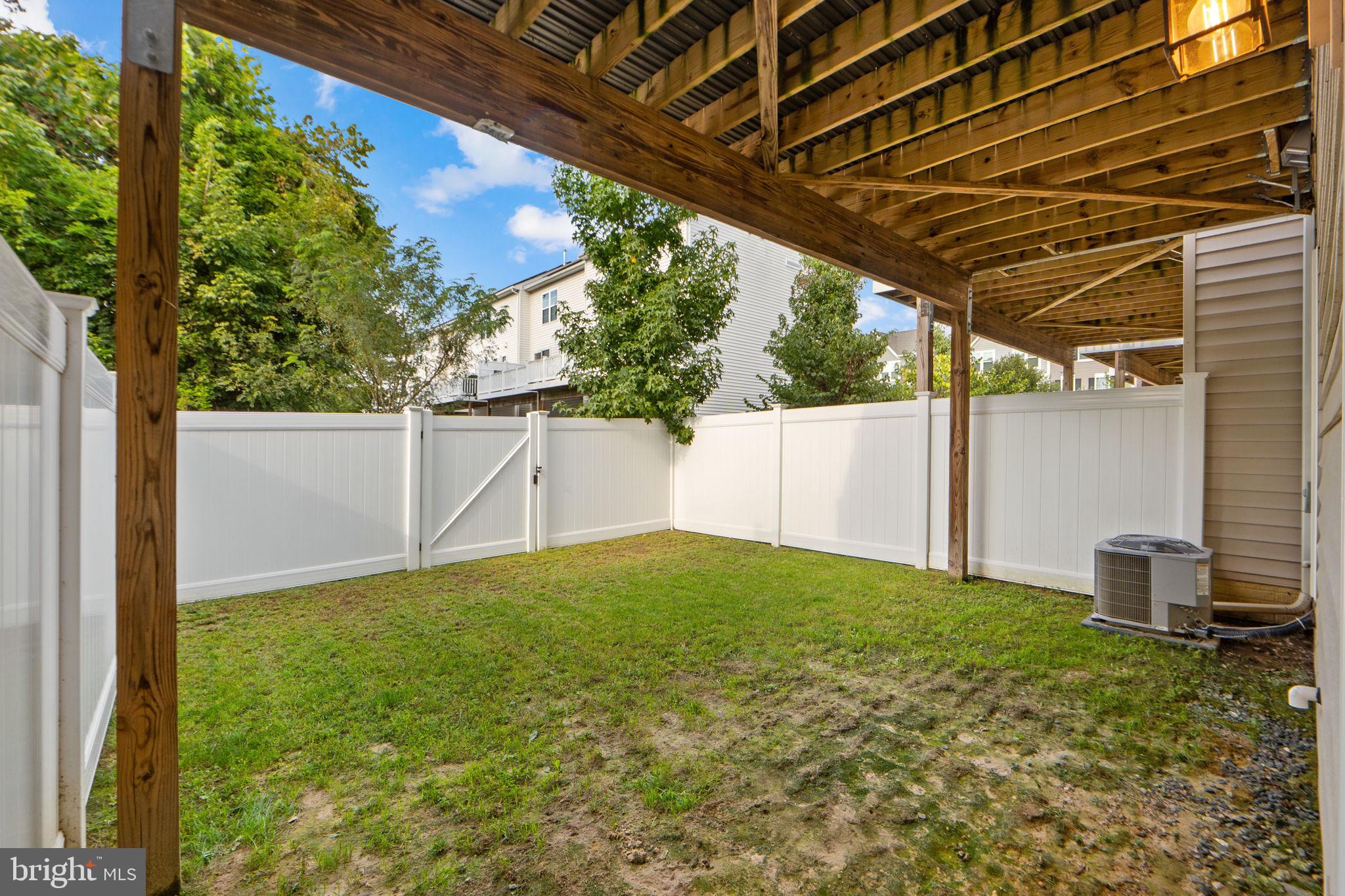 MILLERSVILLE - Residential