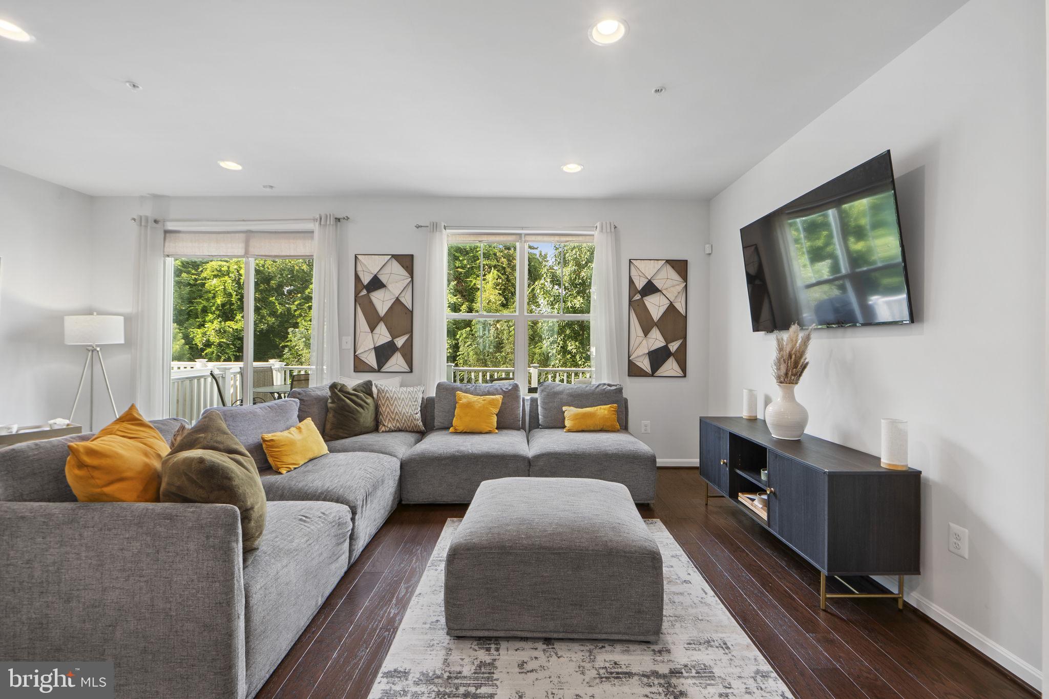 MILLERSVILLE - Residential