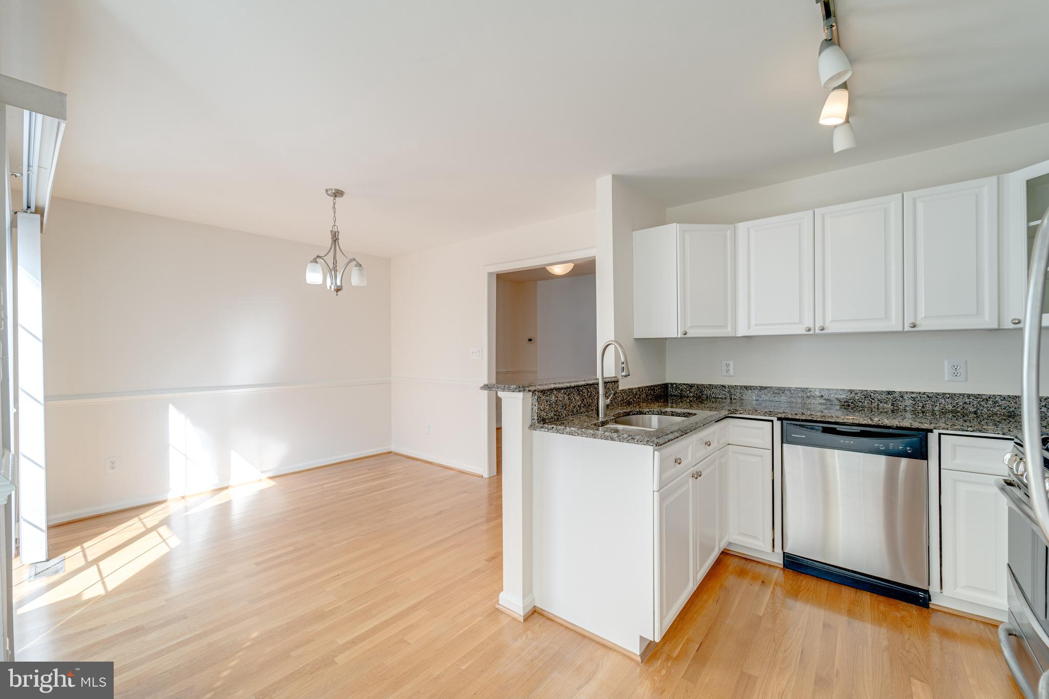 STONEGATE MEWS - Residential Lease