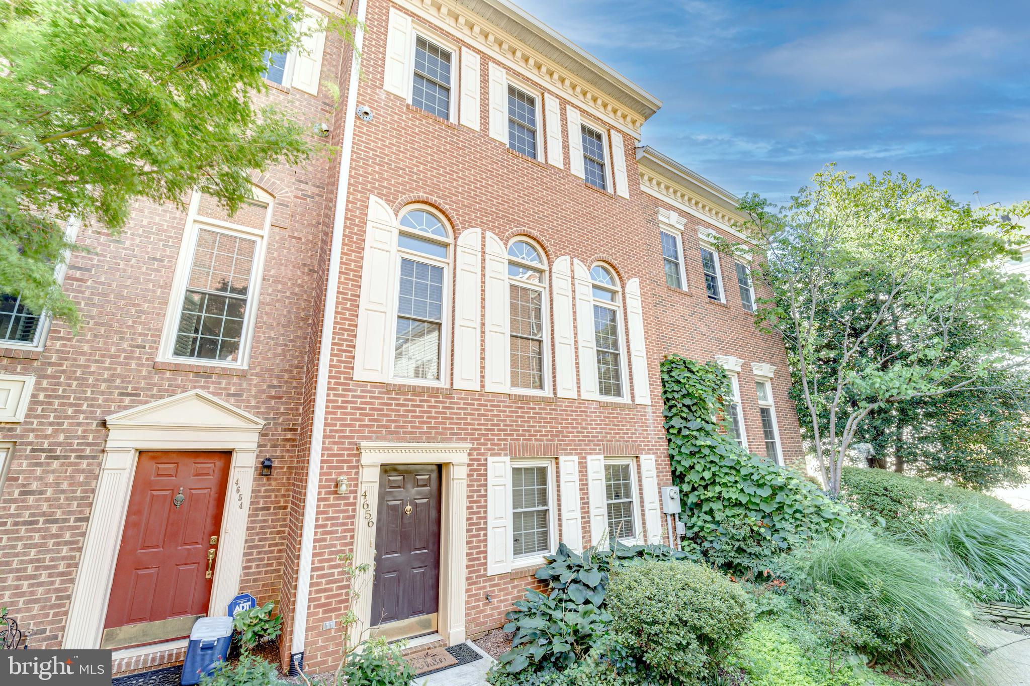 STONEGATE MEWS - Residential Lease