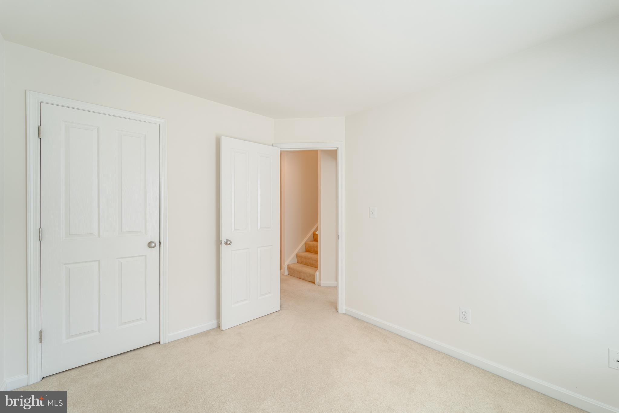 STONEGATE MEWS - Residential Lease