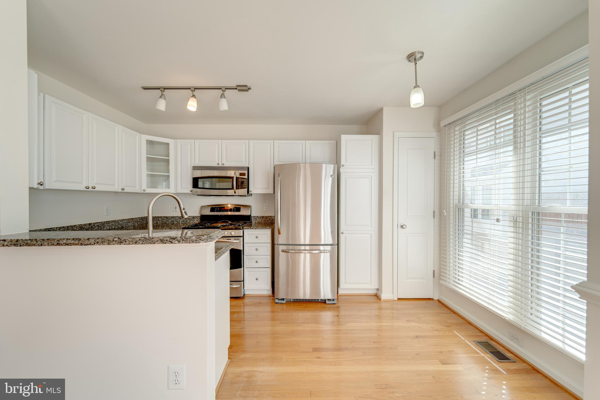 STONEGATE MEWS - Residential Lease