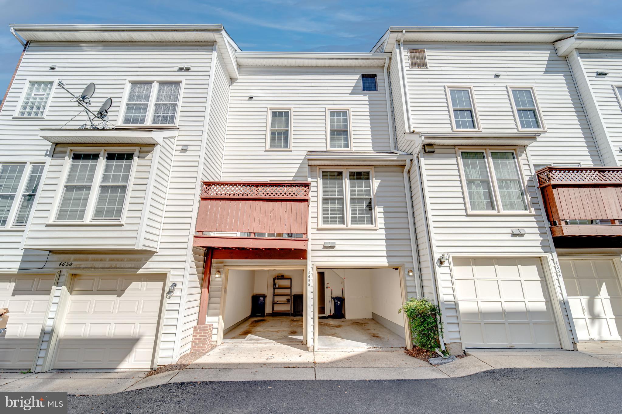 STONEGATE MEWS - Residential Lease