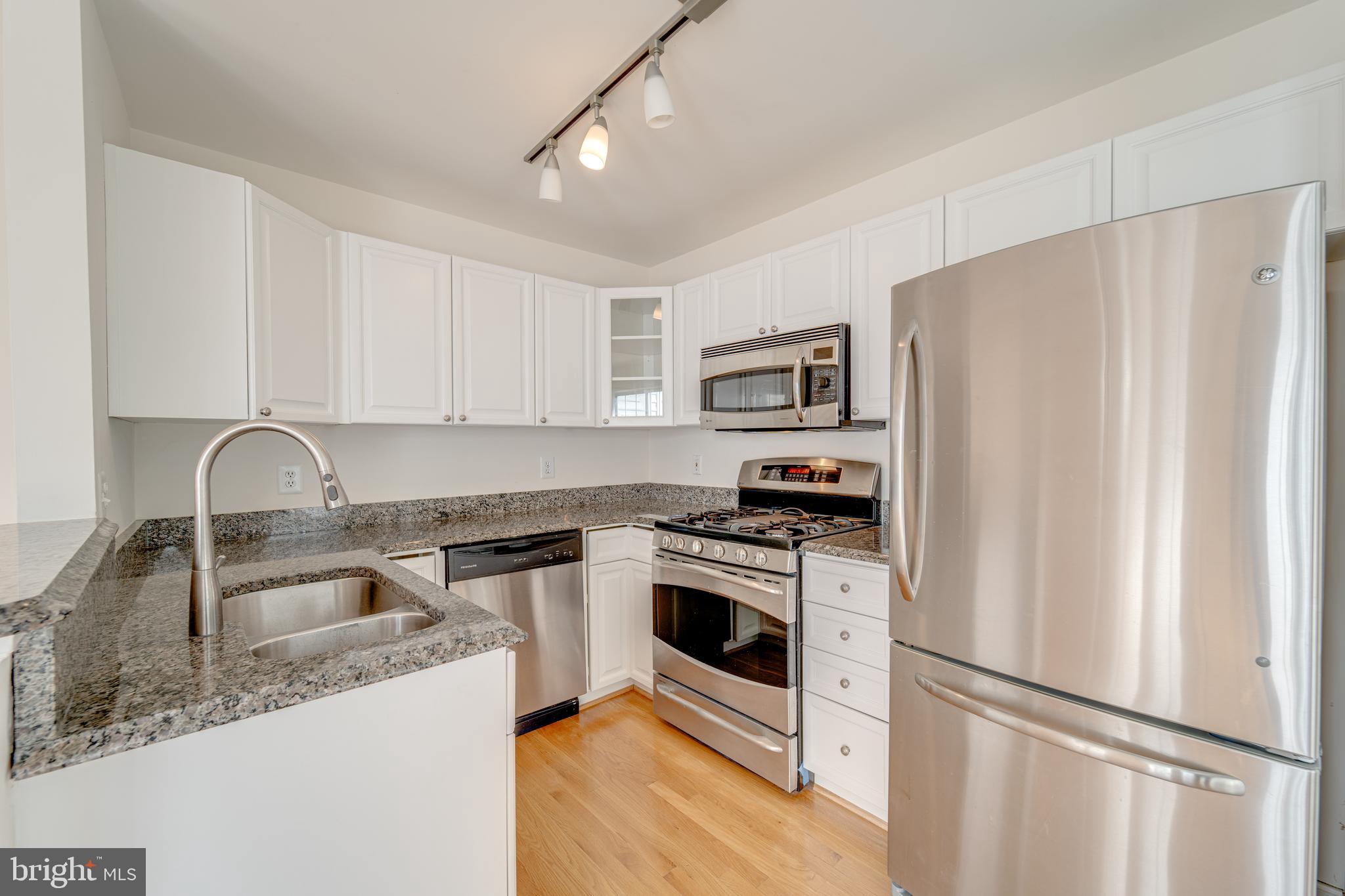 STONEGATE MEWS - Residential Lease