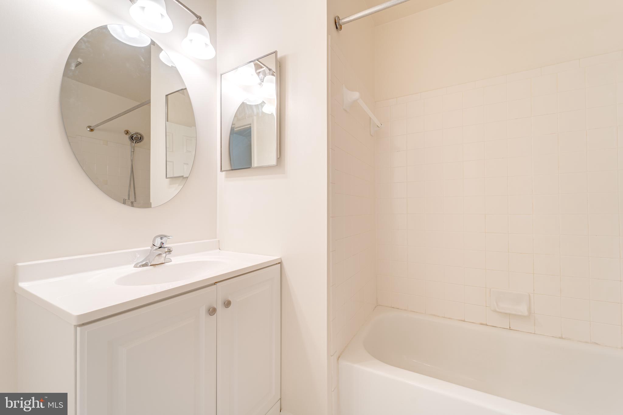 STONEGATE MEWS - Residential Lease