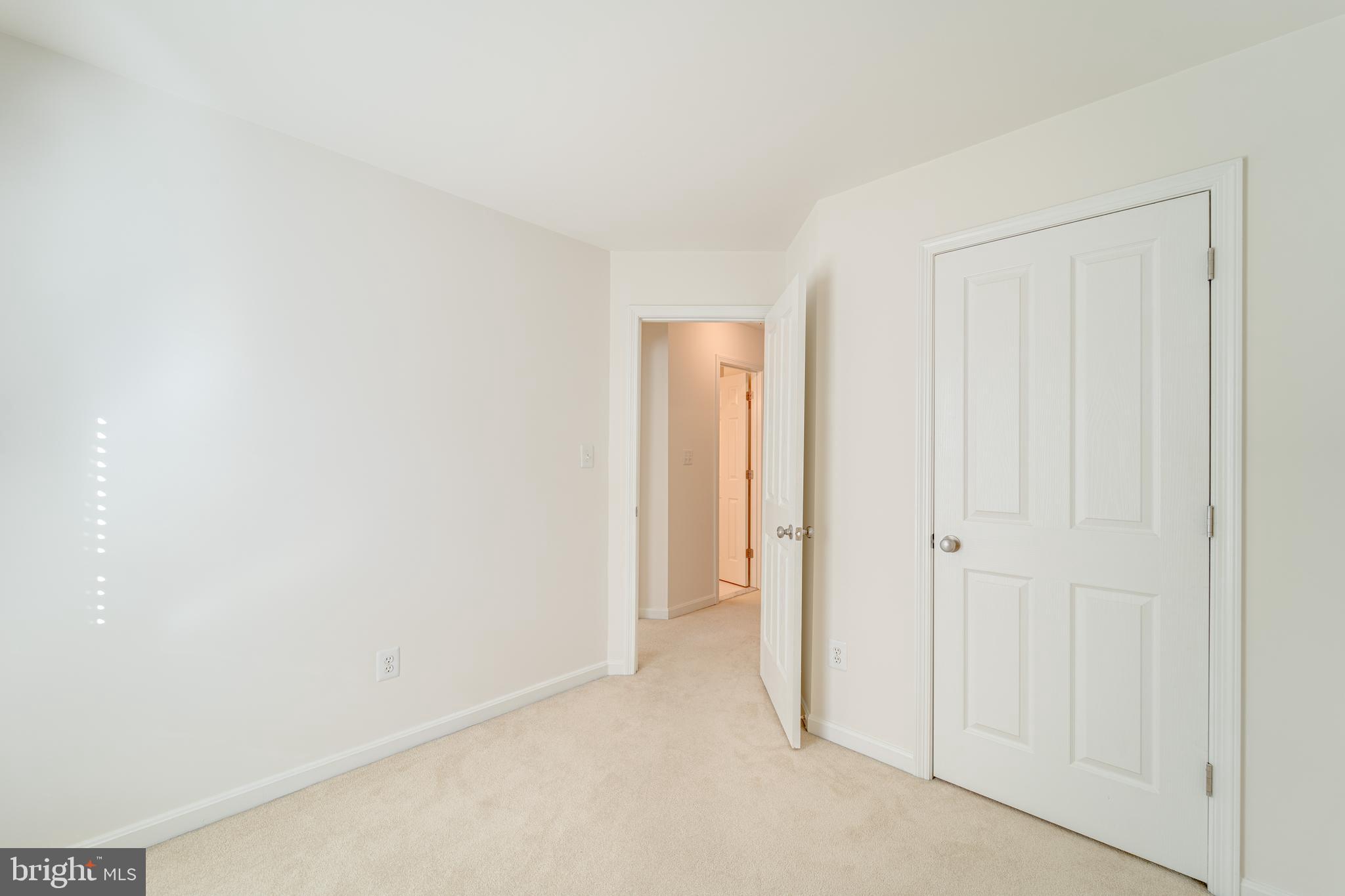 STONEGATE MEWS - Residential Lease