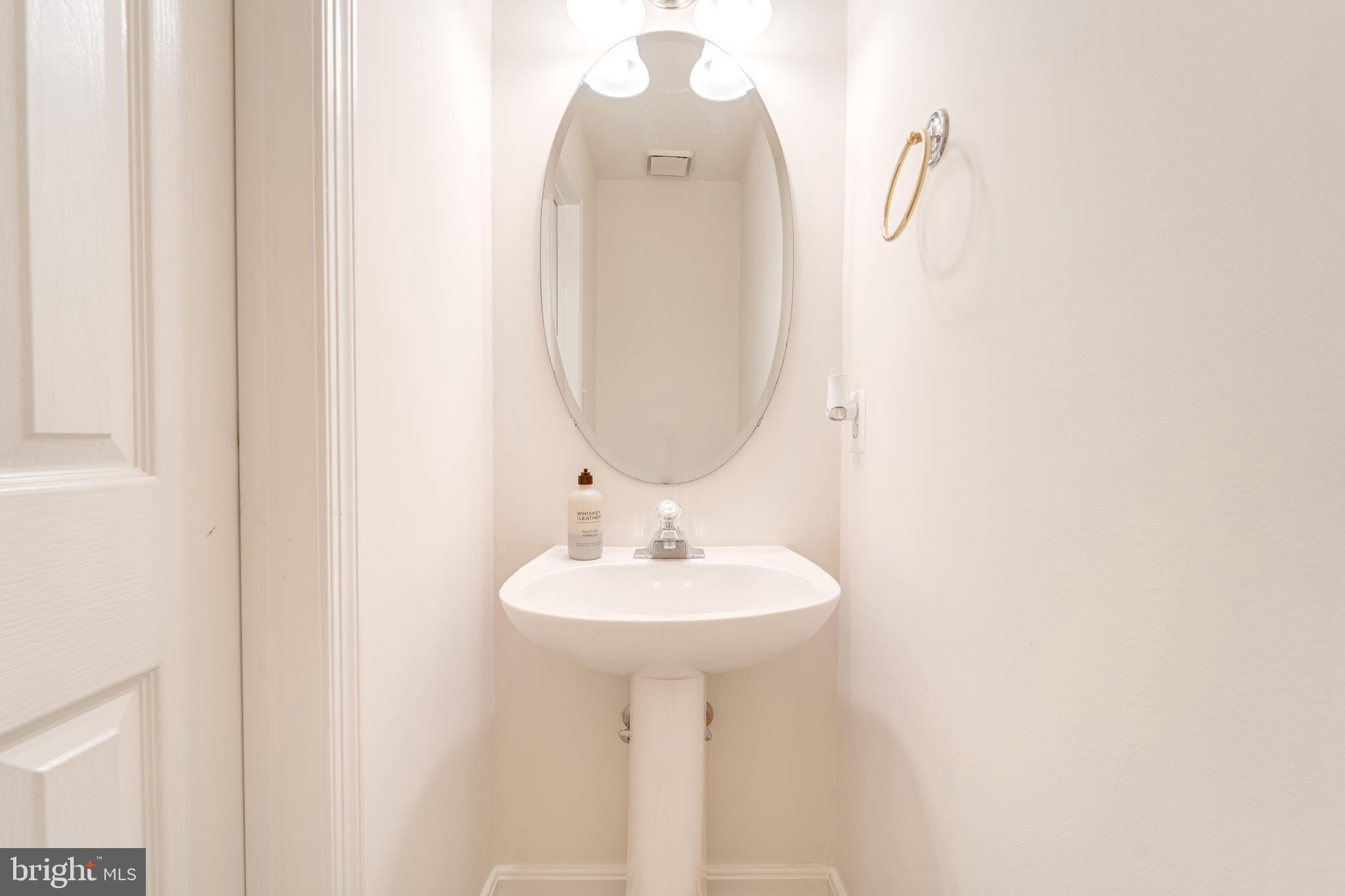 STONEGATE MEWS - Residential Lease