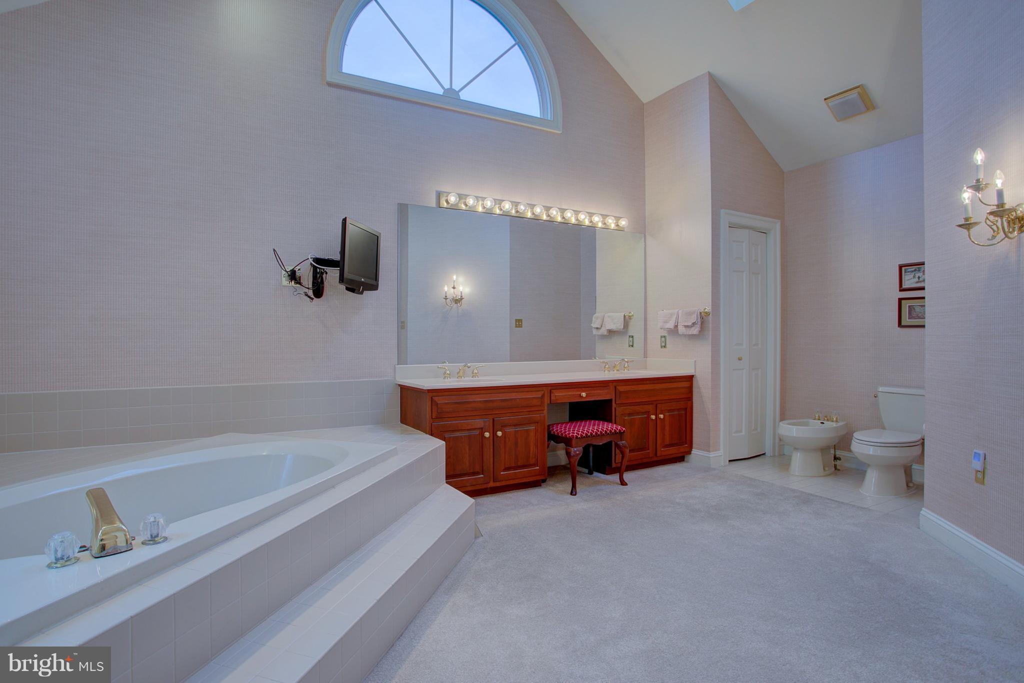 STONEHENGE - Residential