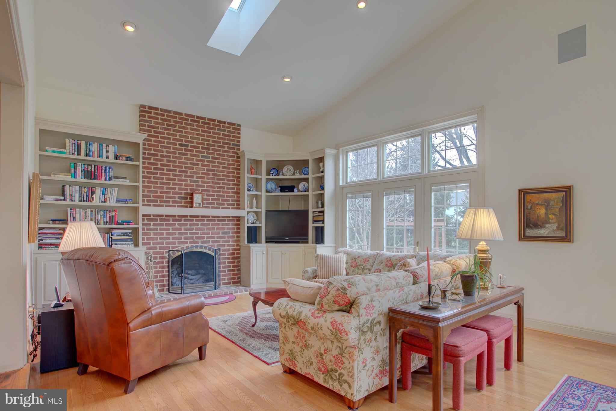 STONEHENGE - Residential