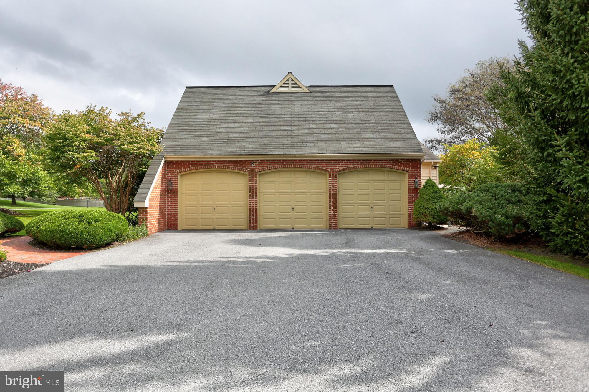 STONEHENGE - Residential