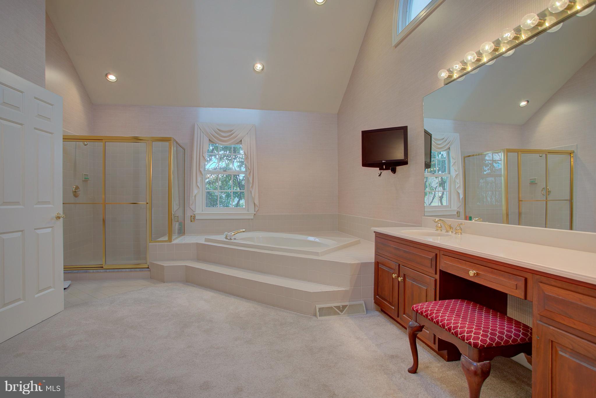 STONEHENGE - Residential