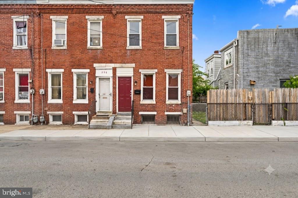 204 MIDDLESEX STREET