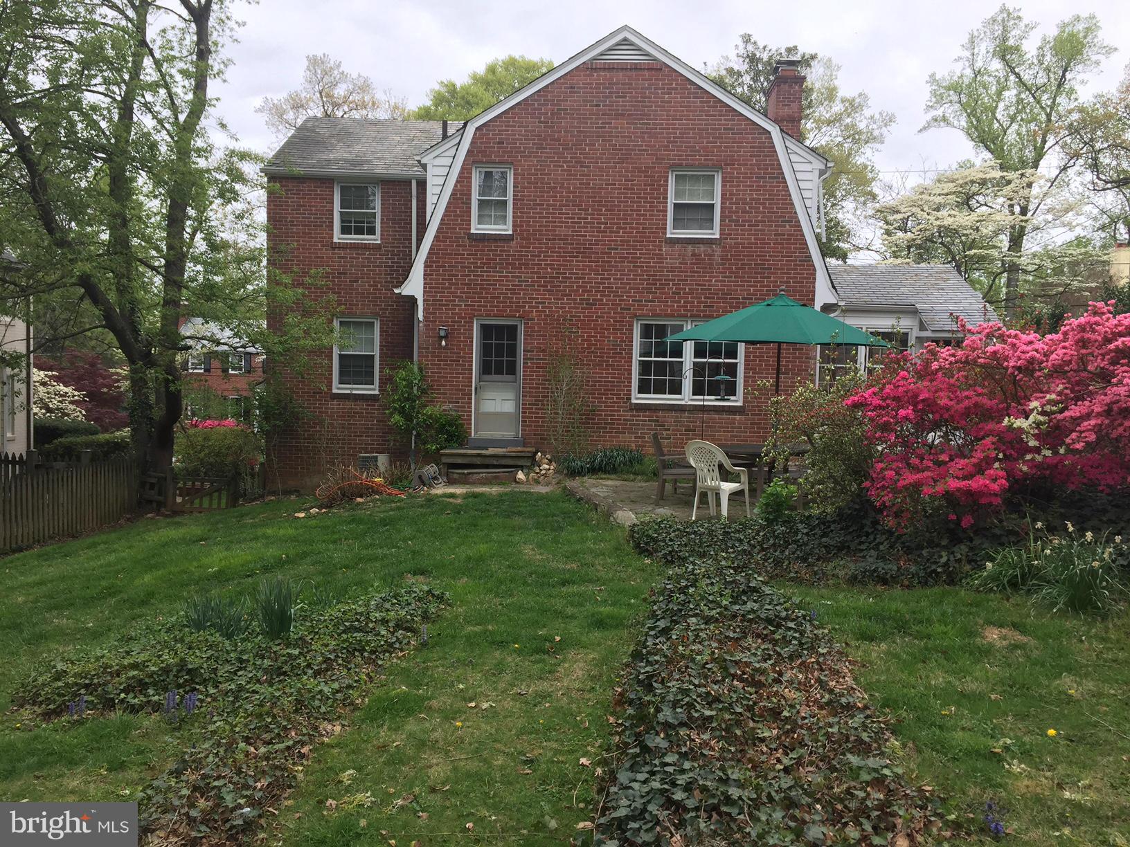 WOODACRES - Residential Lease