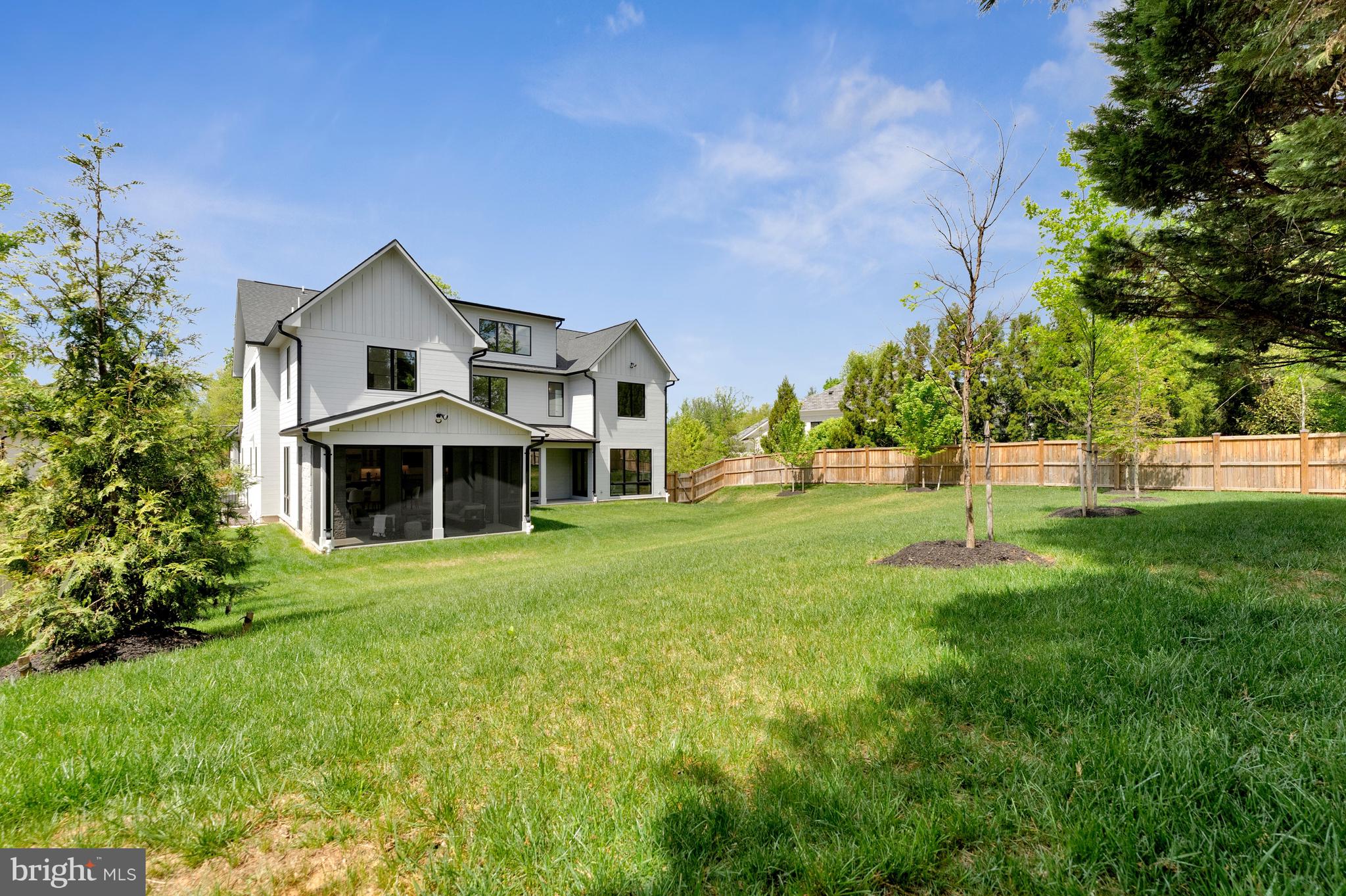 INGLESIDE - Residential