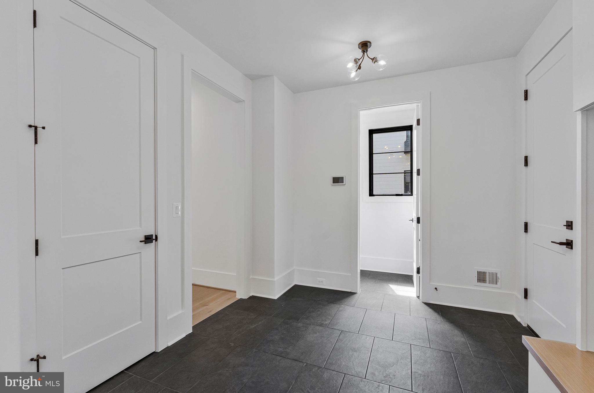 INGLESIDE - Residential