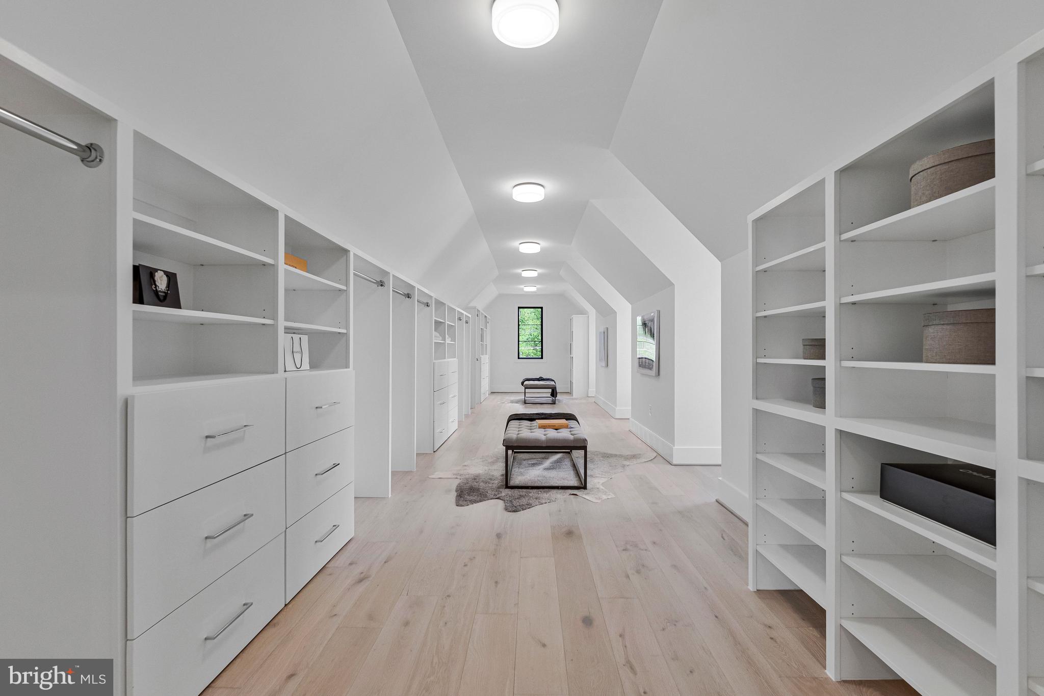 INGLESIDE - Residential