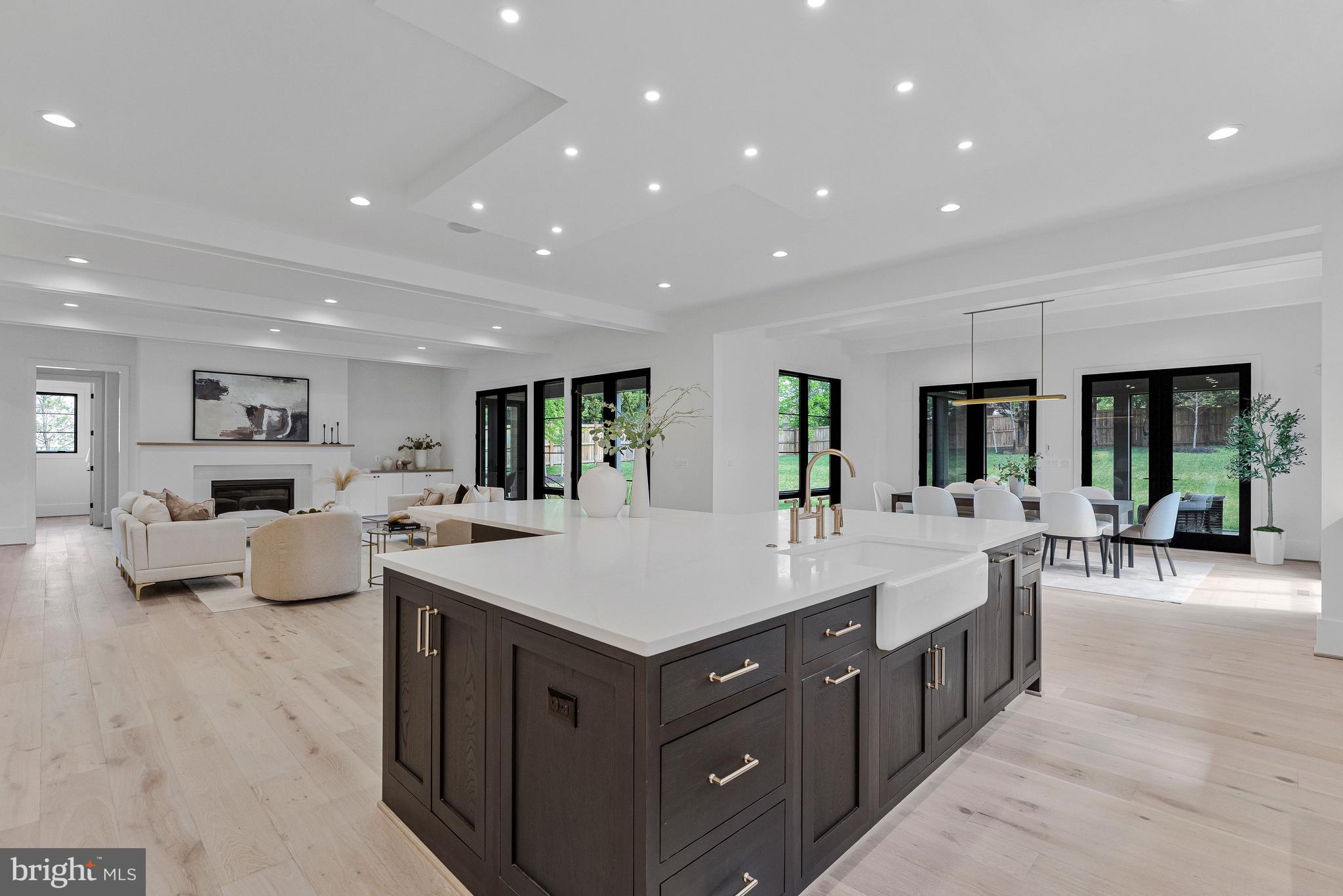 INGLESIDE - Residential