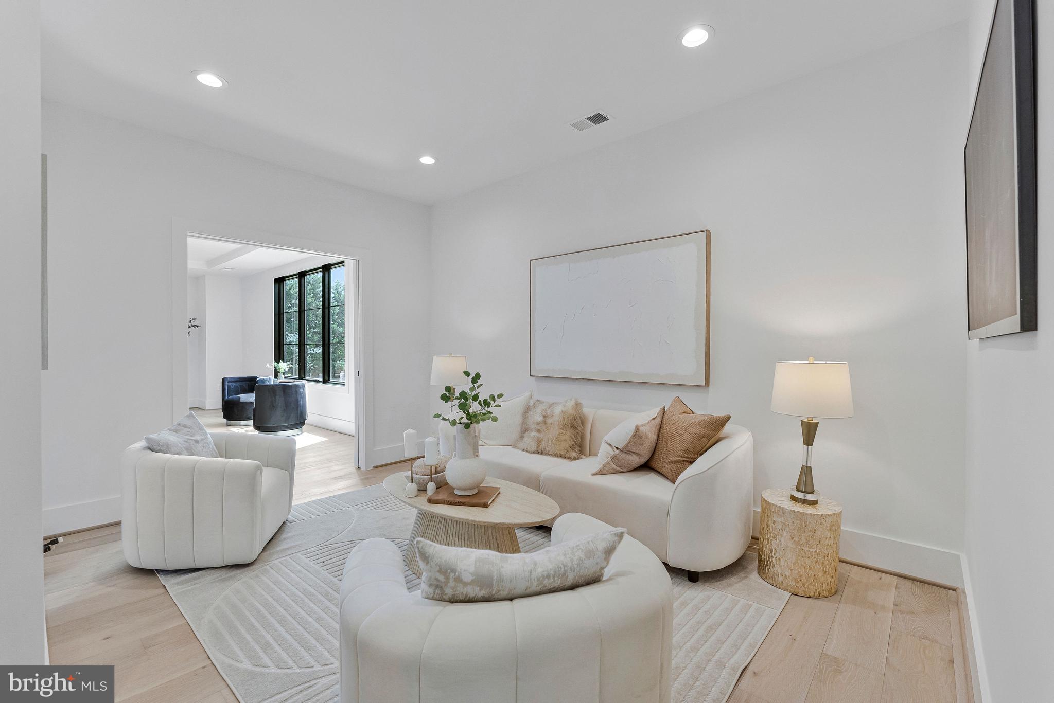 INGLESIDE - Residential