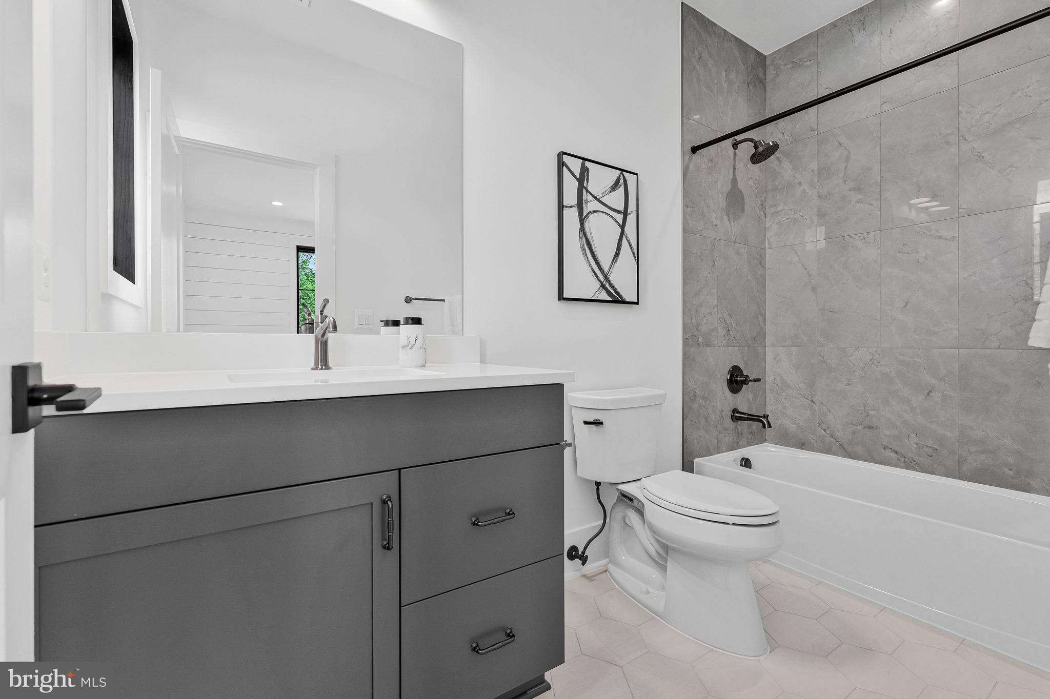 INGLESIDE - Residential