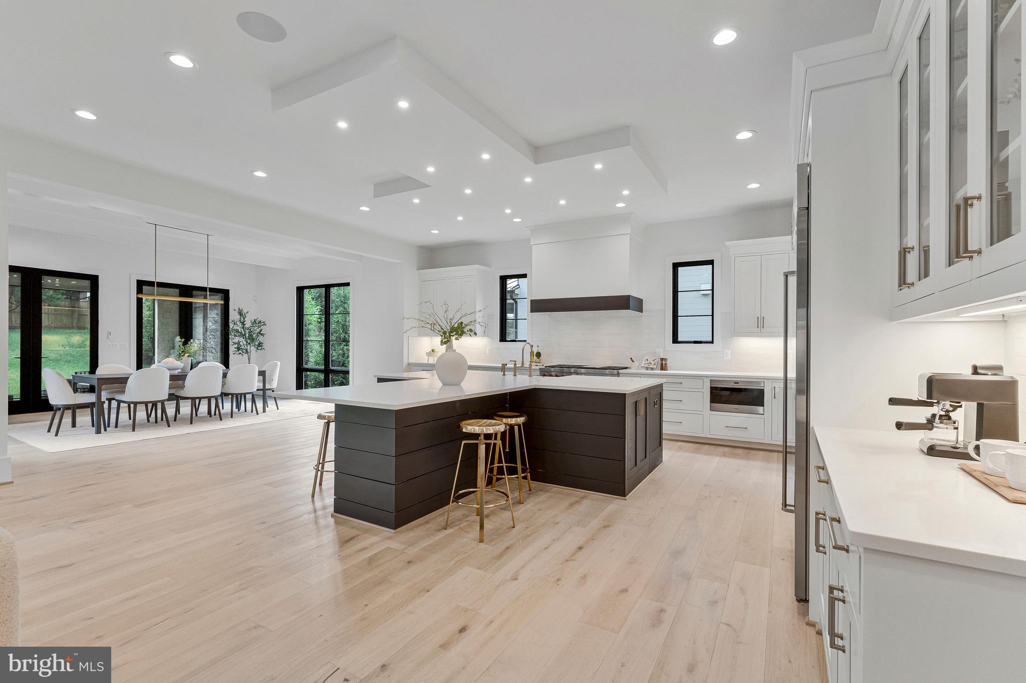 INGLESIDE - Residential