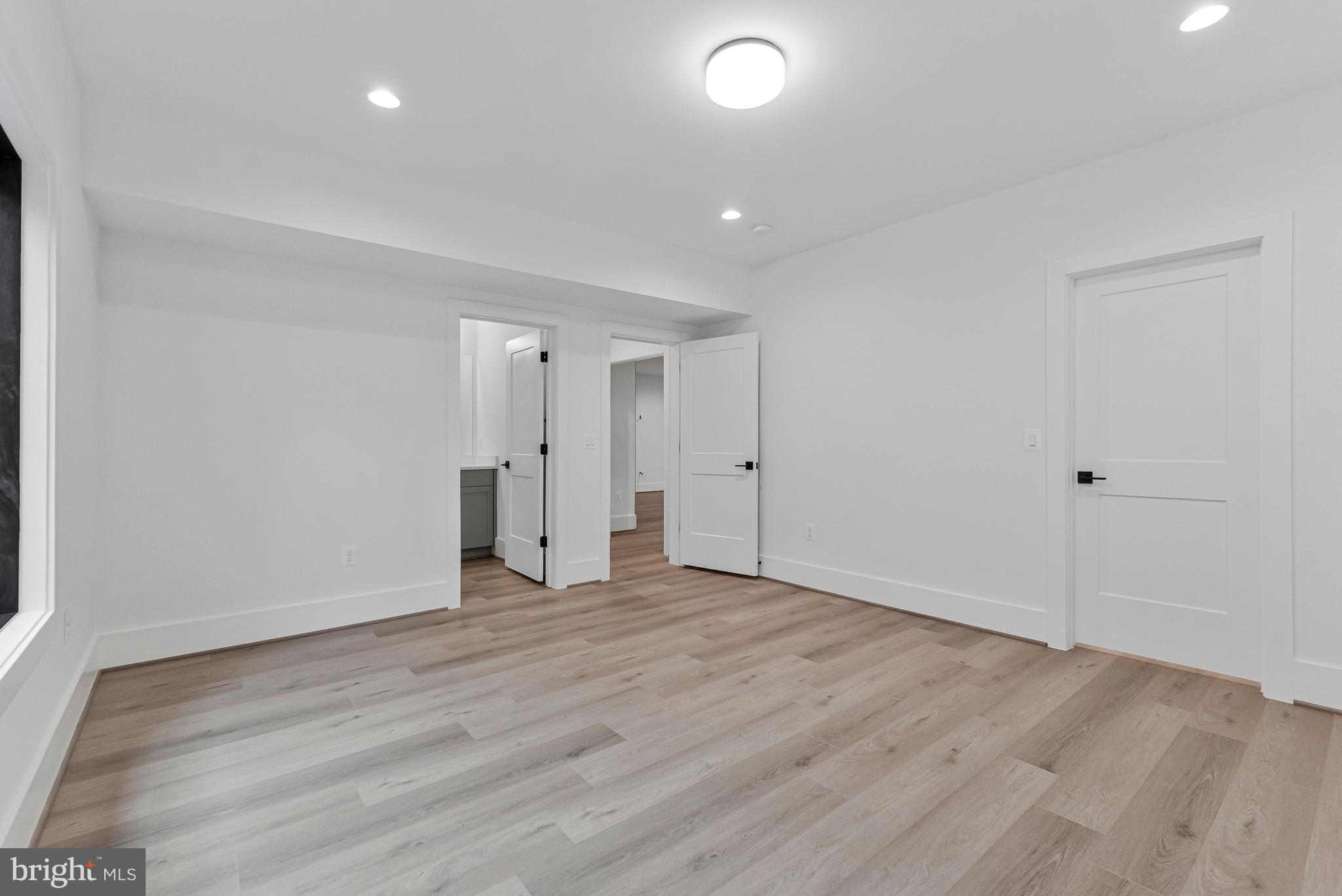 INGLESIDE - Residential