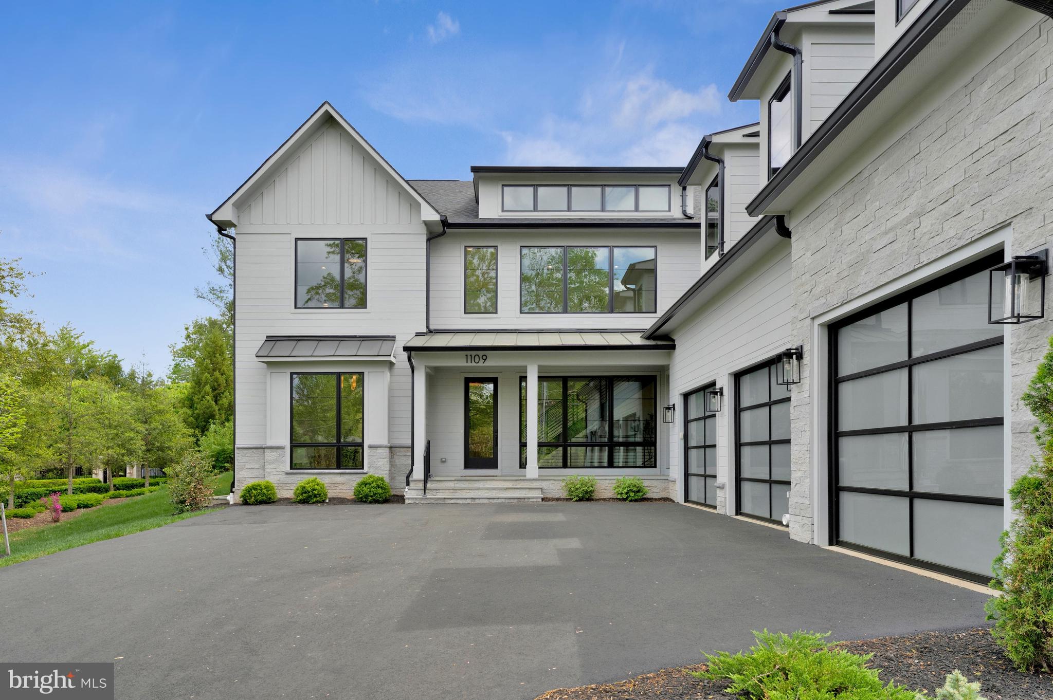 1109 INGLESIDE AVENUE