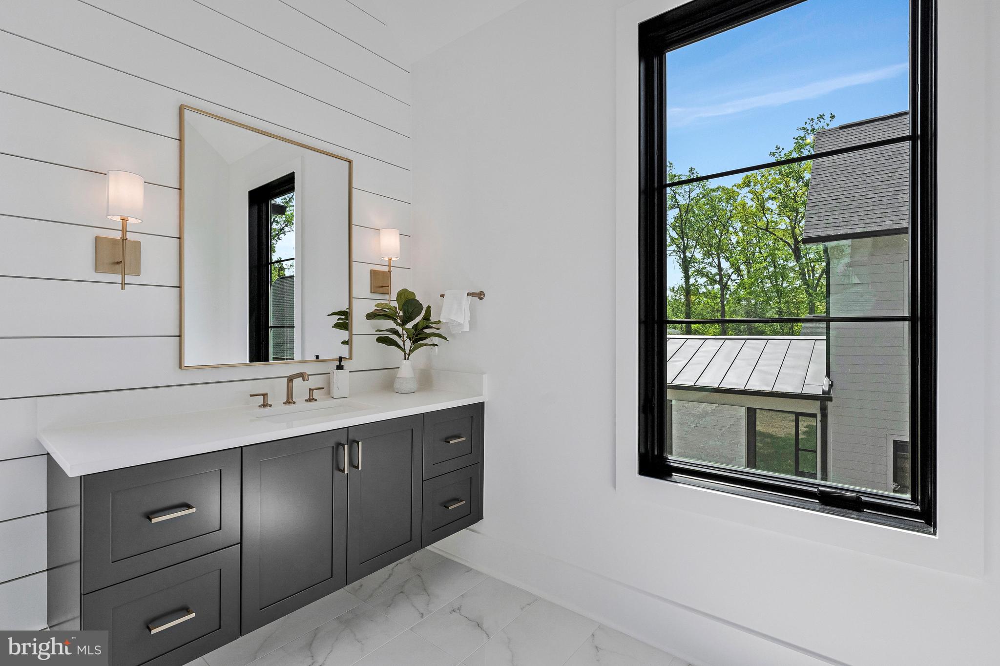 INGLESIDE - Residential