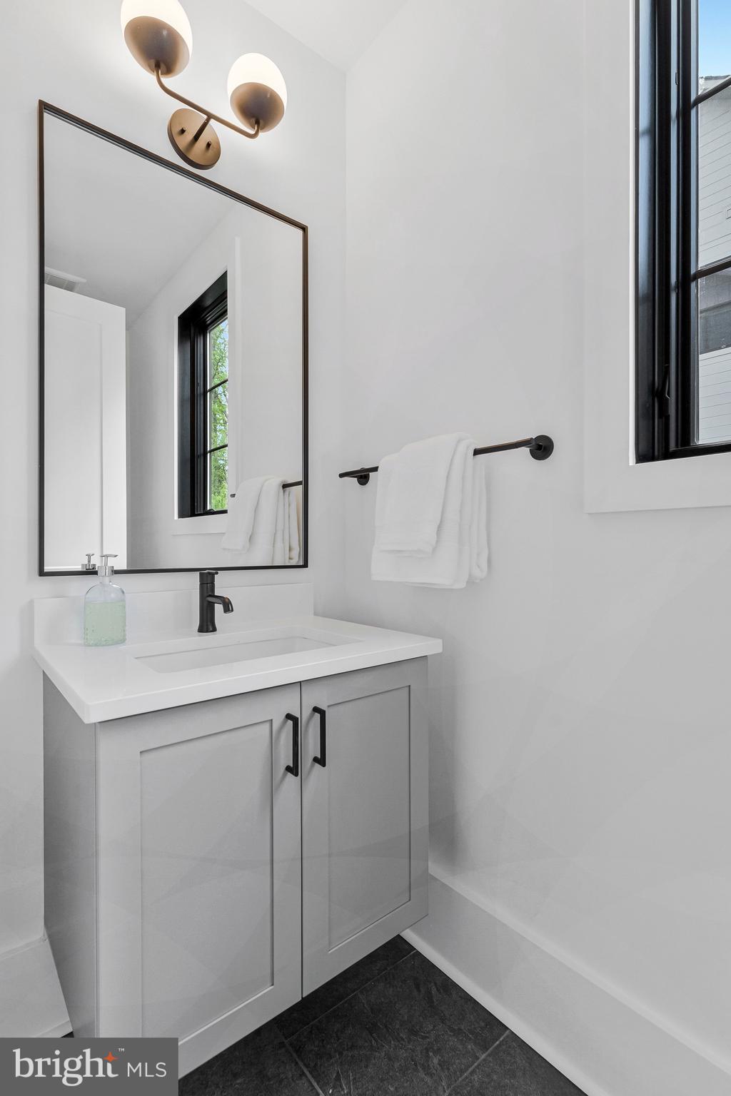 INGLESIDE - Residential