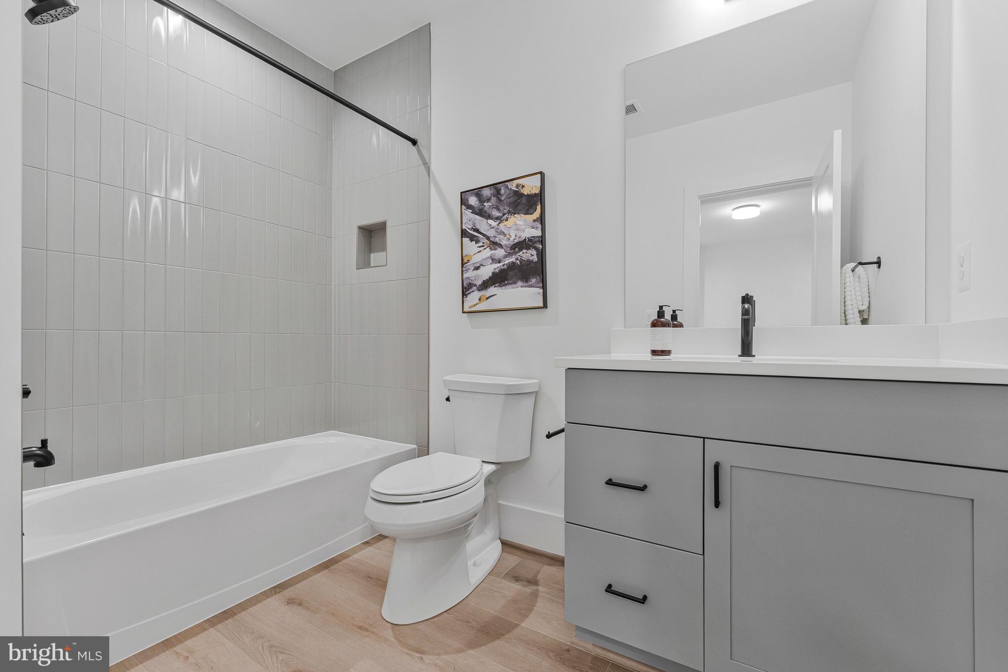 INGLESIDE - Residential