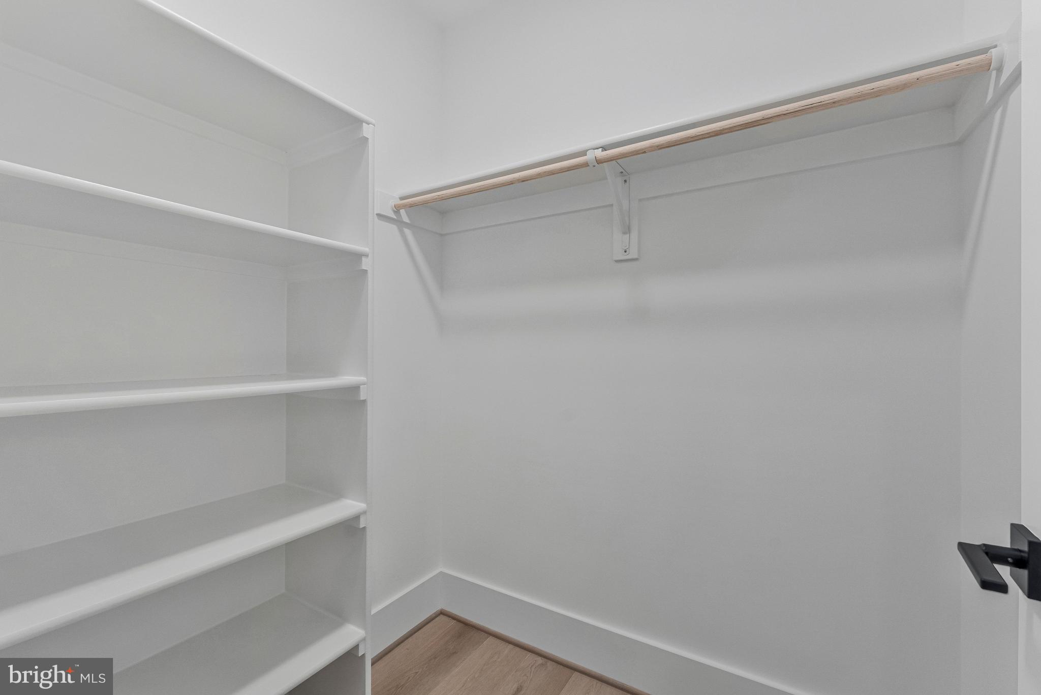 INGLESIDE - Residential