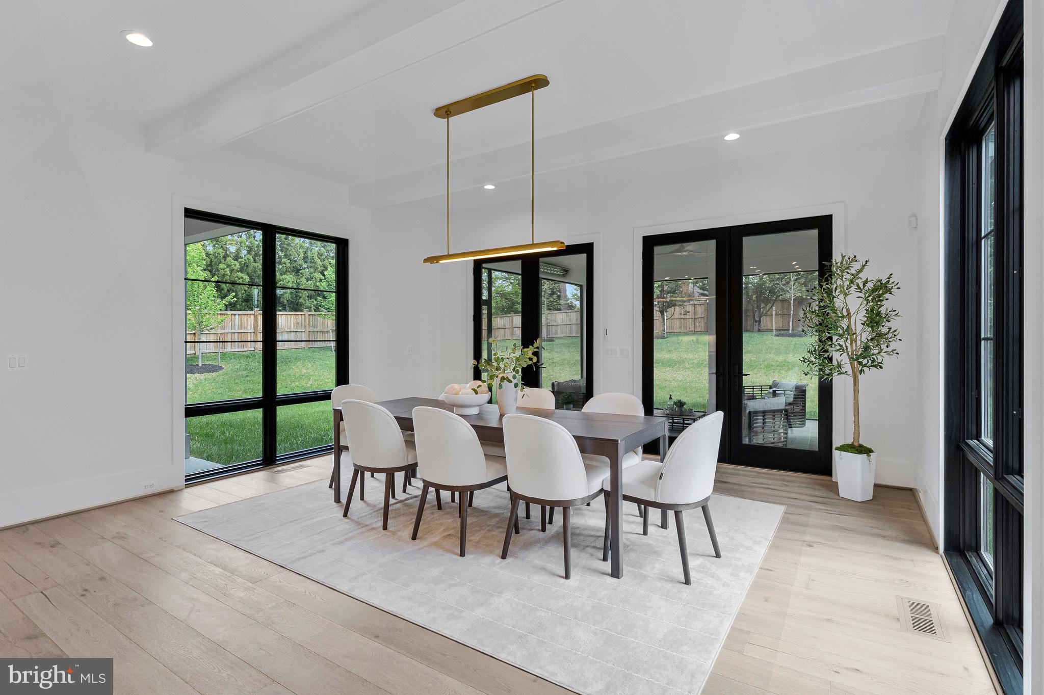 INGLESIDE - Residential