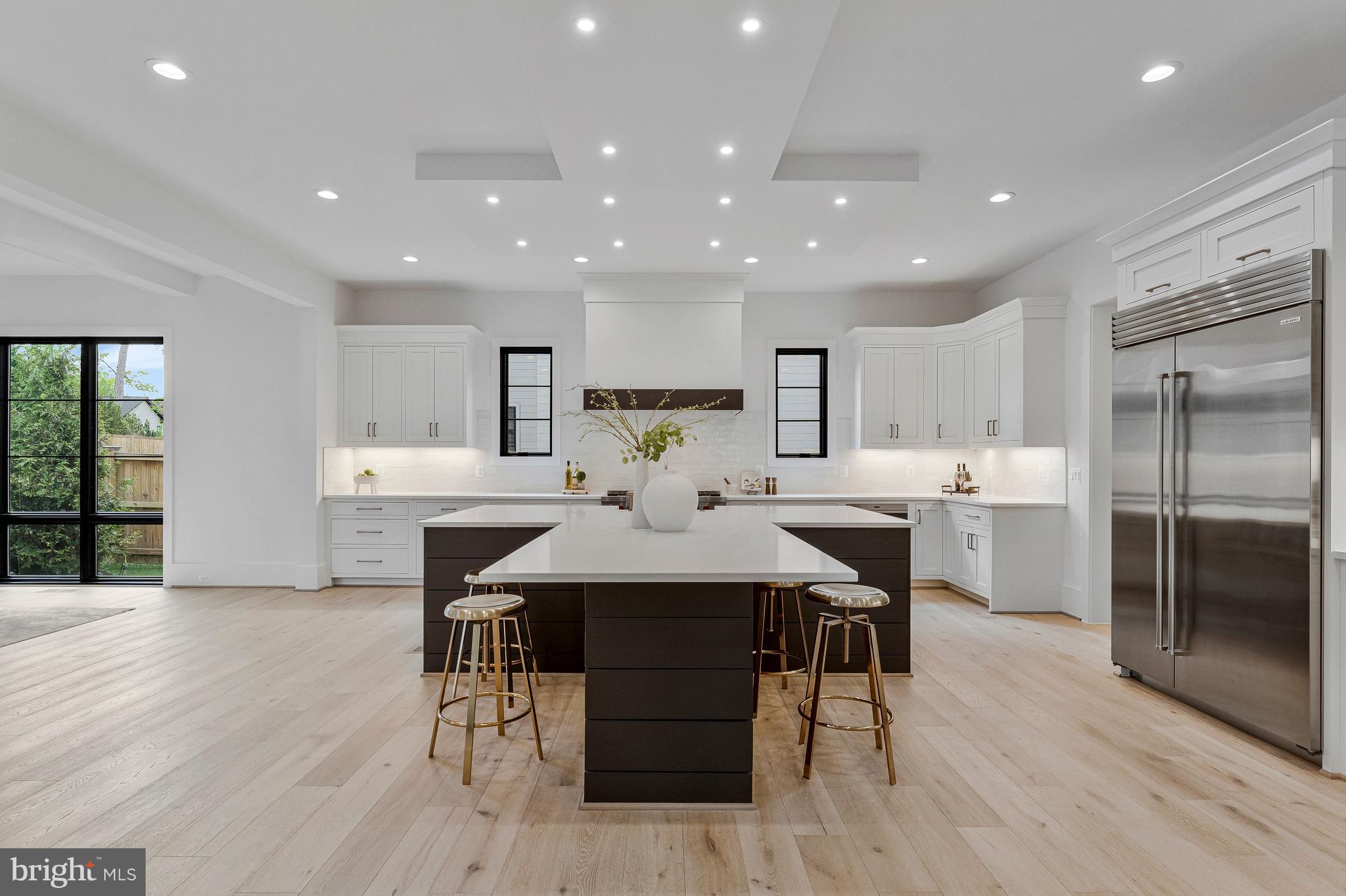 INGLESIDE - Residential