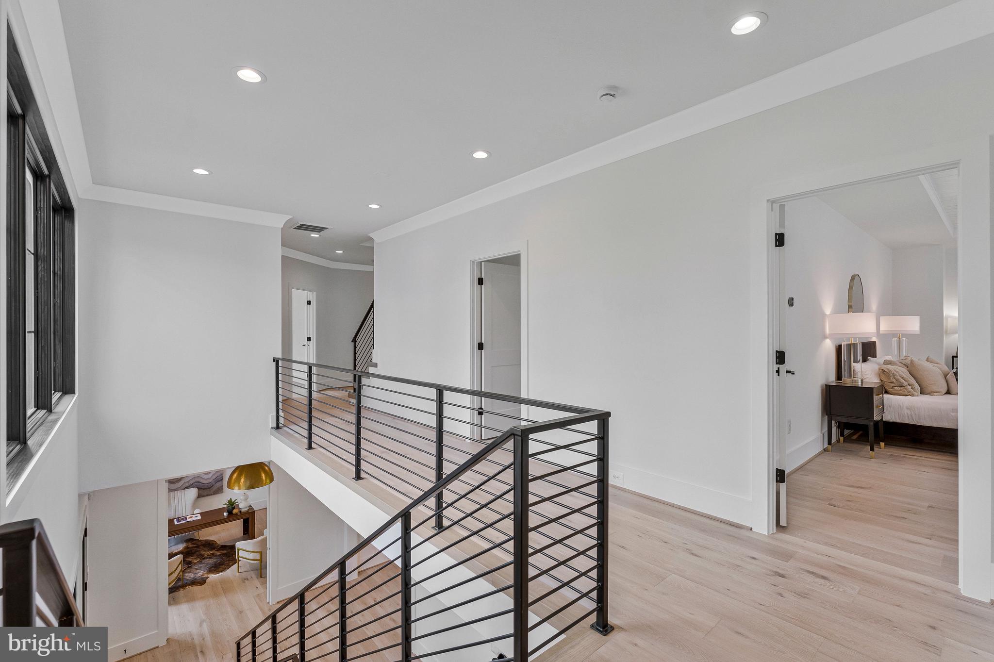 INGLESIDE - Residential