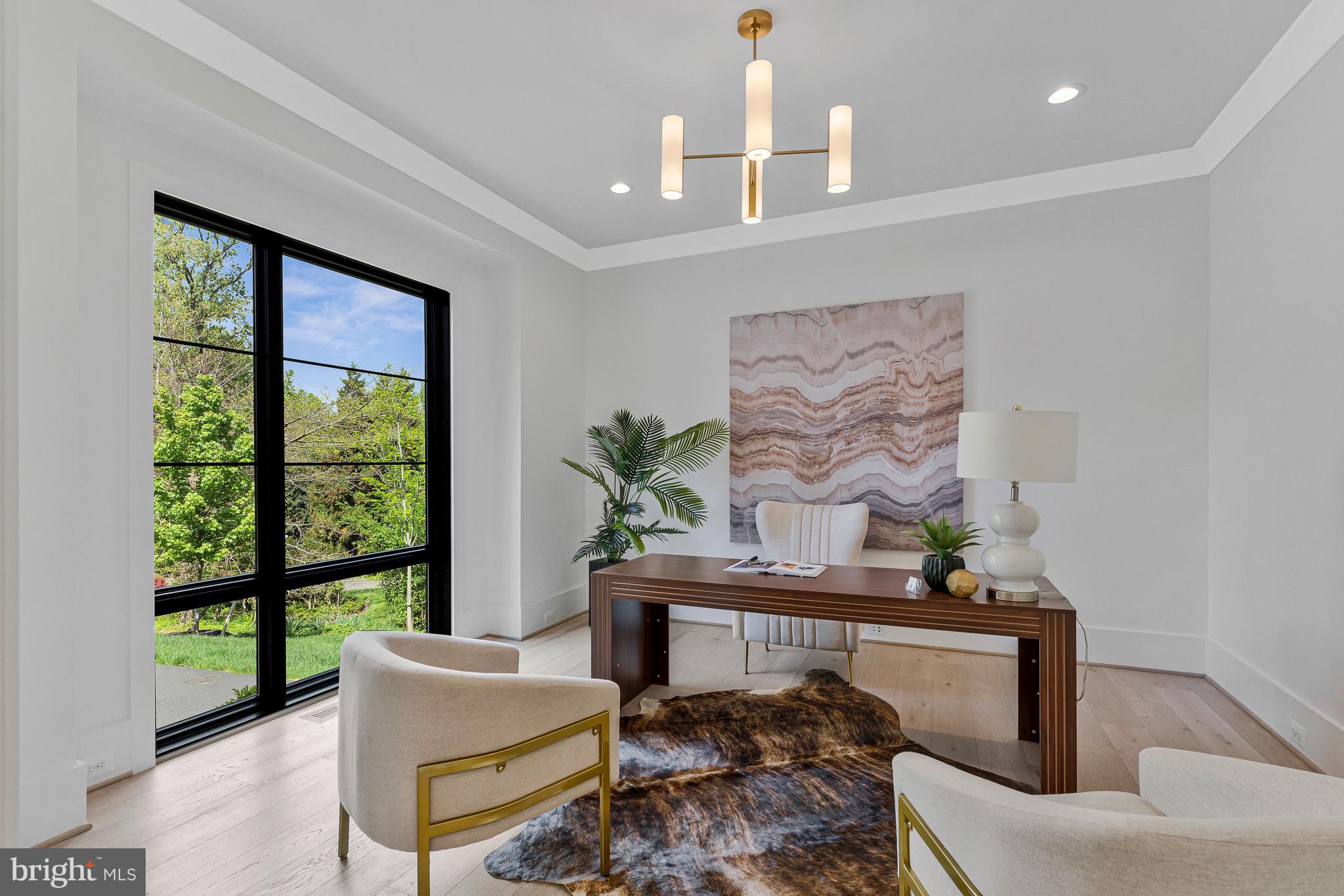 INGLESIDE - Residential