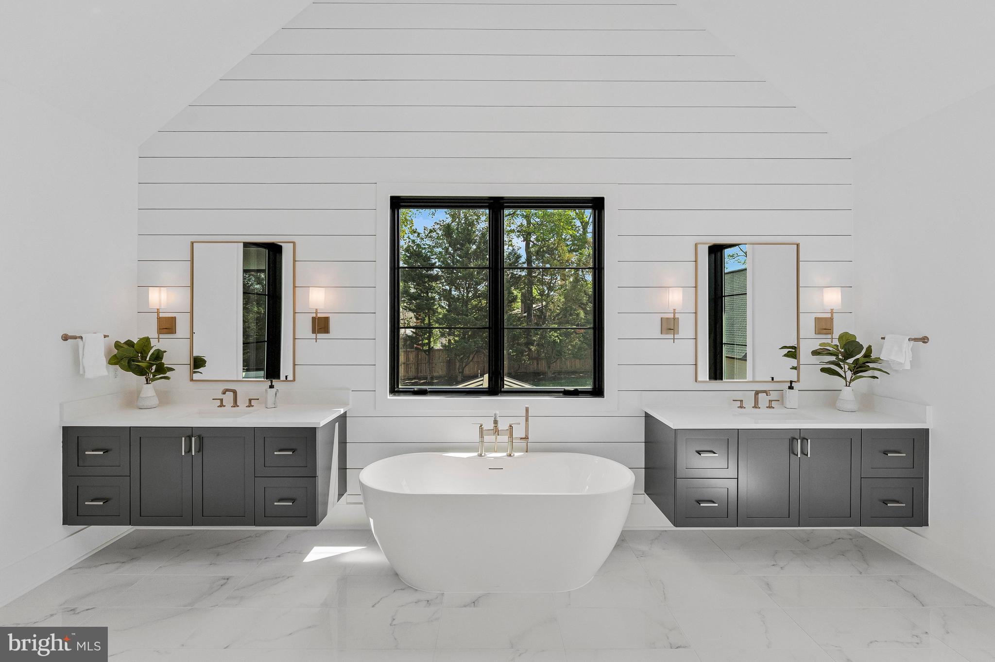 INGLESIDE - Residential