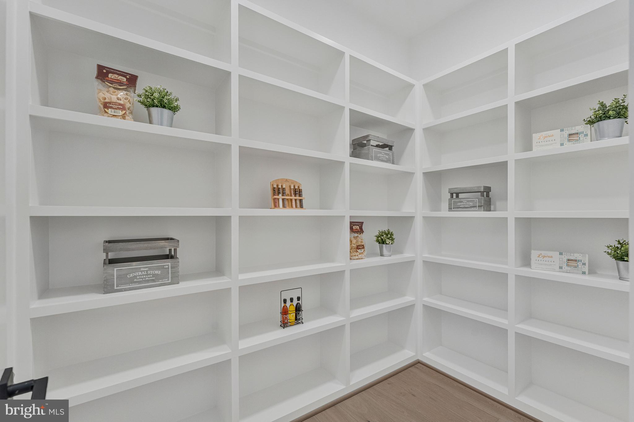 INGLESIDE - Residential