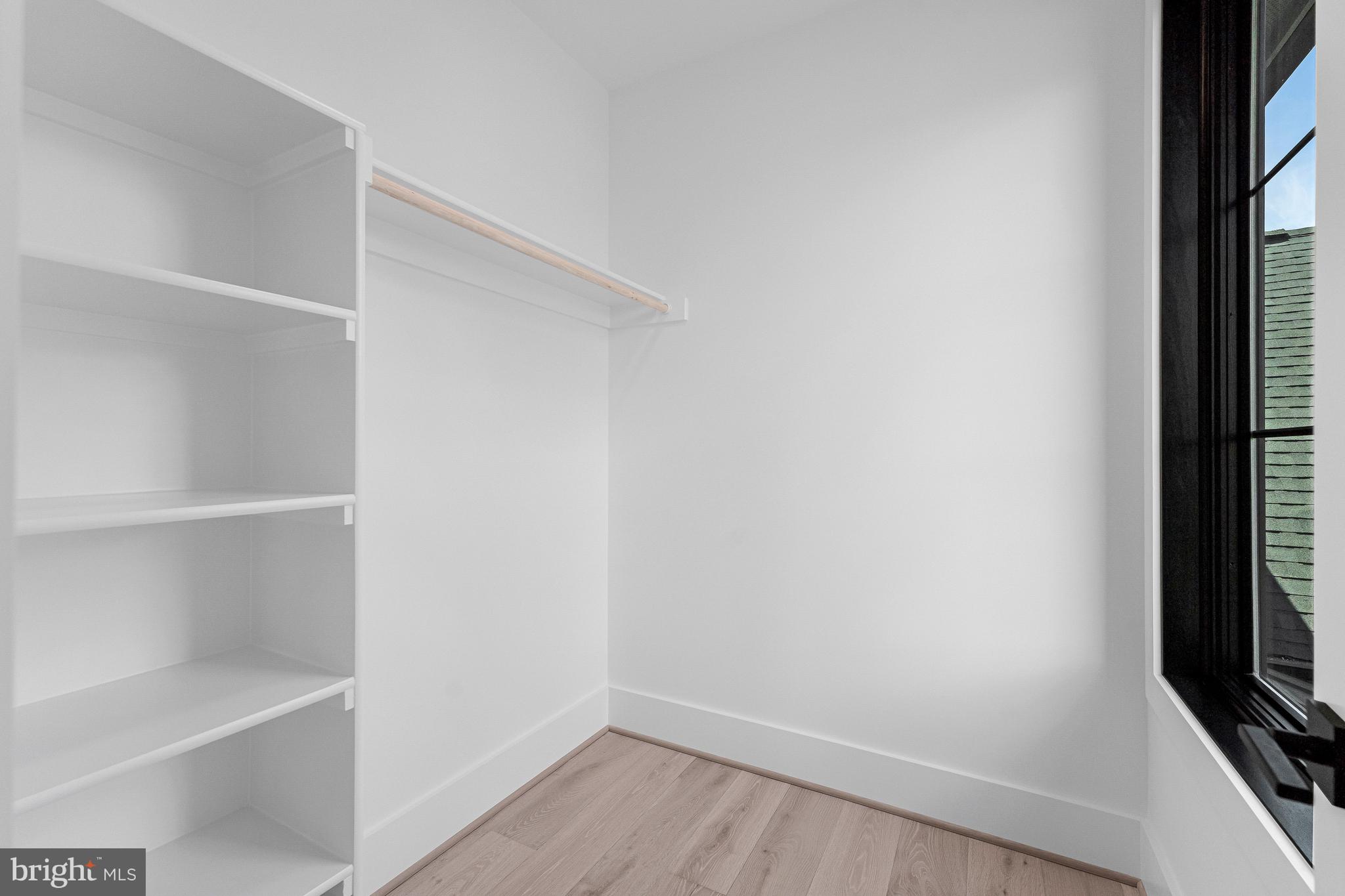 INGLESIDE - Residential