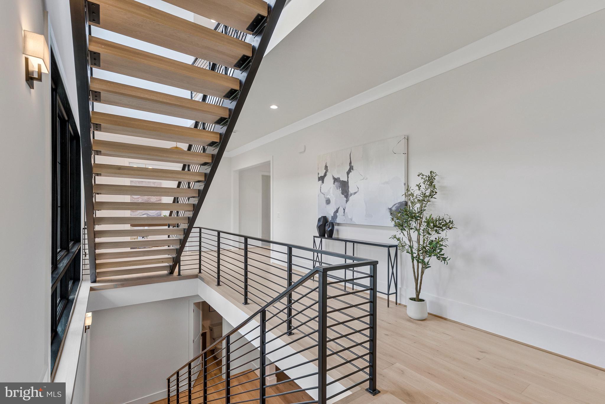 INGLESIDE - Residential