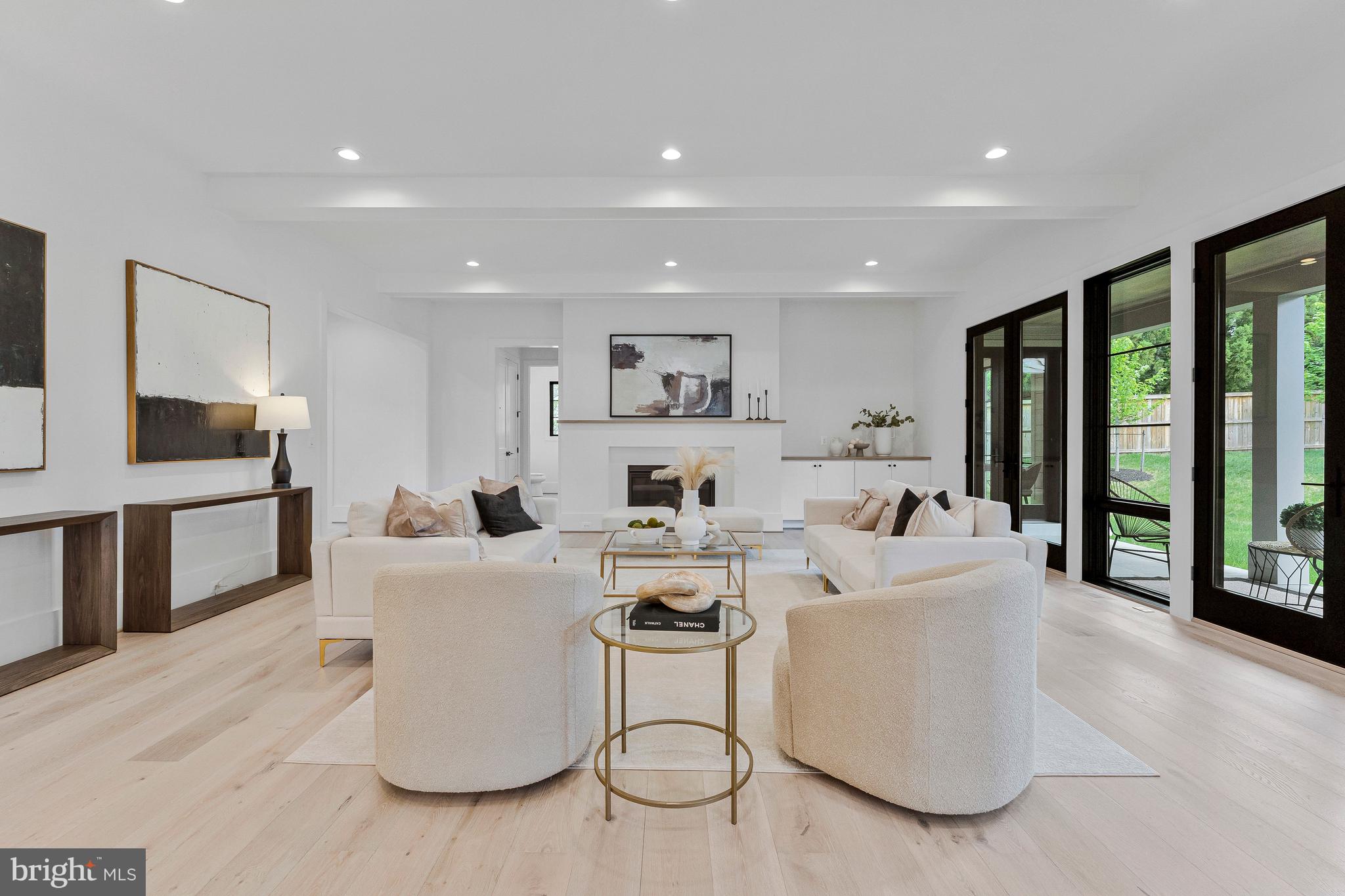 INGLESIDE - Residential