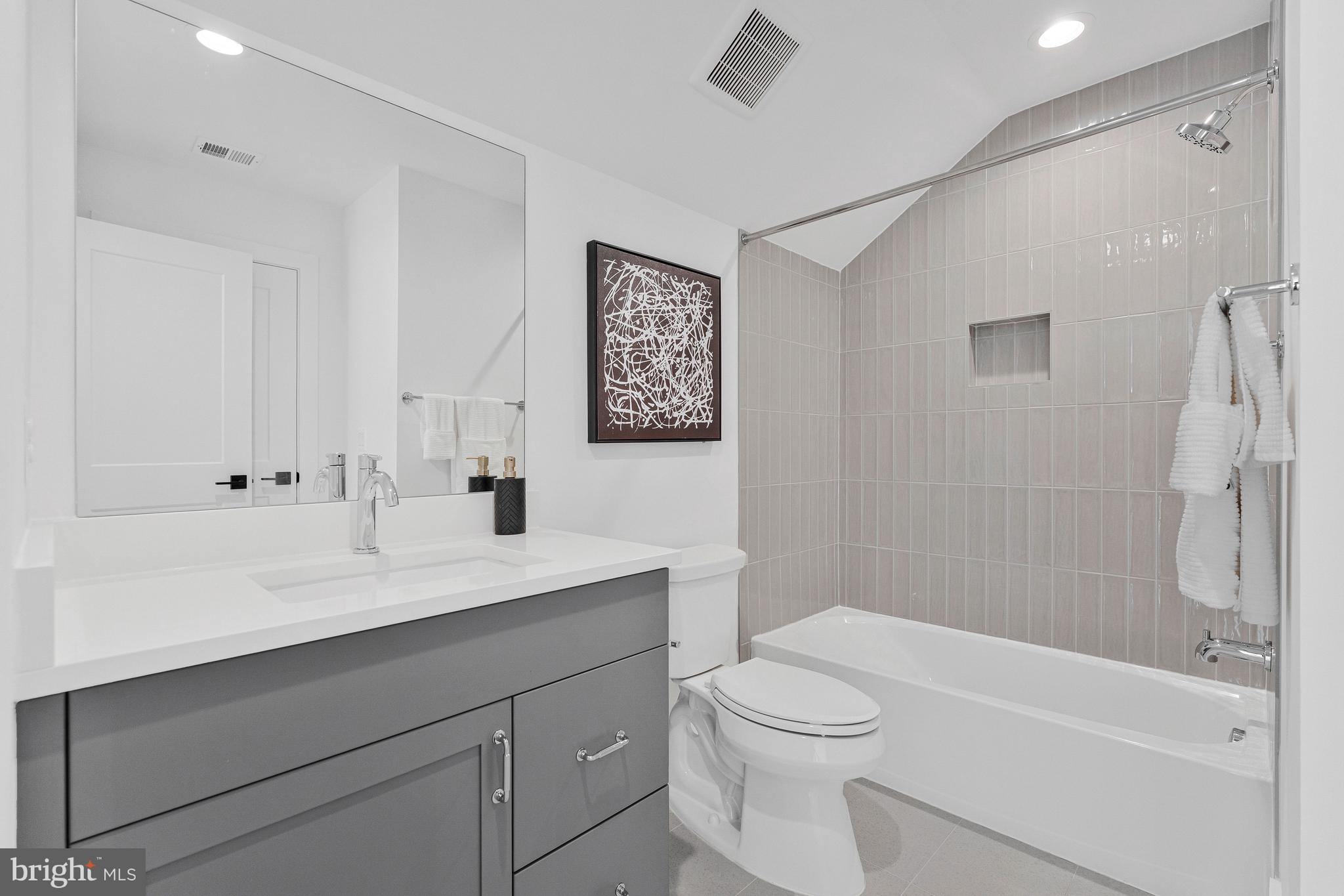 INGLESIDE - Residential