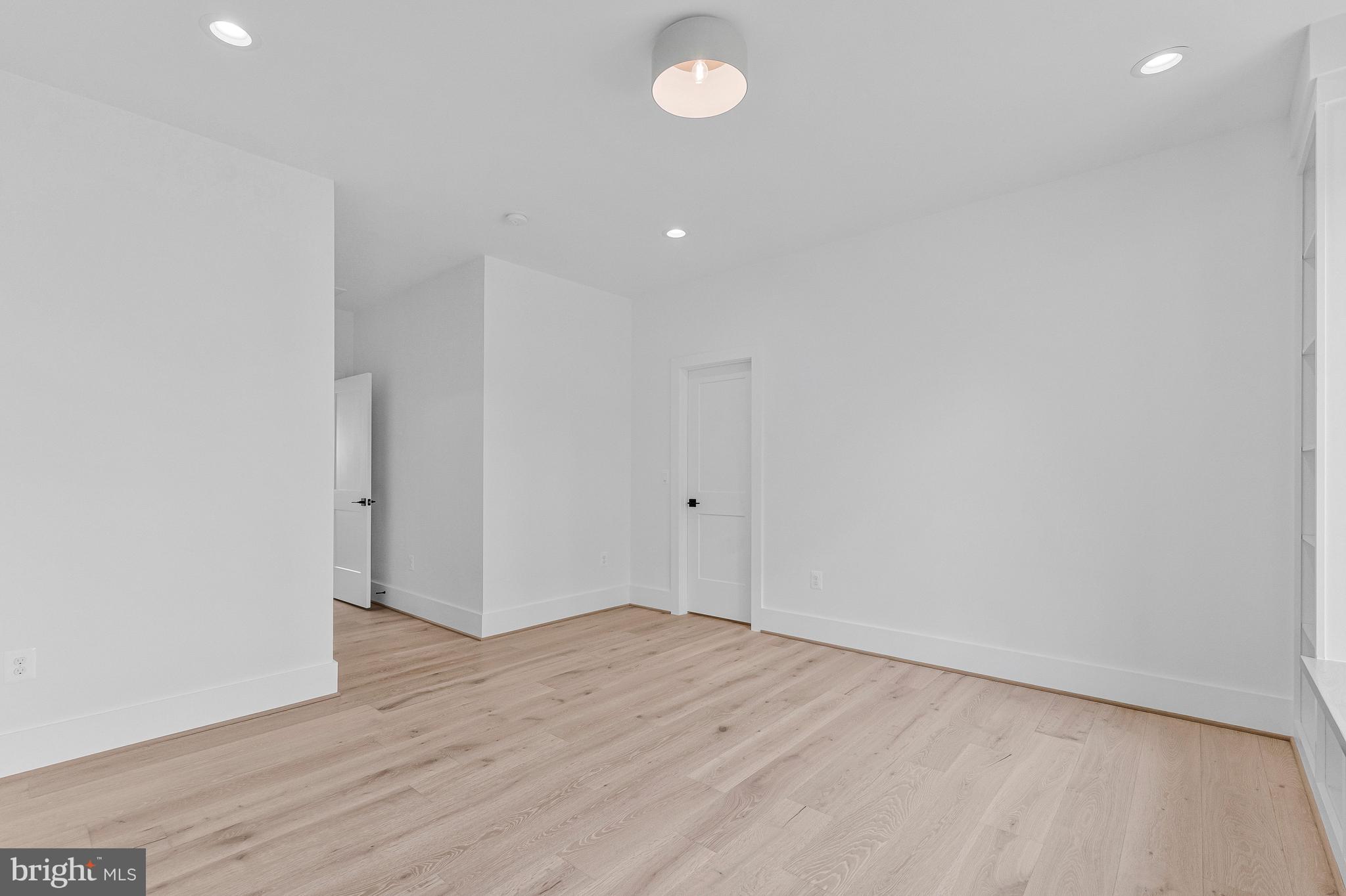 INGLESIDE - Residential